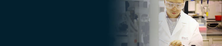 scientifique dans un laboratoire